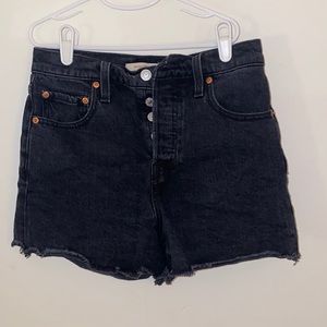 Black Levi Ribcage shorts size 26